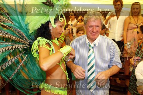 St Tropez 4 augustus 2007
Vrijgezellendag van Willibrord Frequin bij Tahiti Beach.
Peter Smulders bv