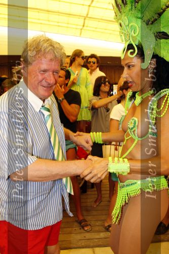 St Tropez 4 augustus 2007
Vrijgezellendag van Willibrord Frequin bij Tahiti Beach.
Peter Smulders bv