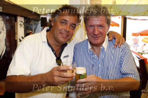 St Tropez 4 augustus 2007
Vrijgezellendag van Willibrord Frequin bij Tahiti Beach. Met Aad Ouborg
Peter Smulders bv