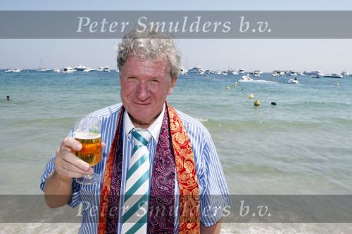 St Tropez 4 augustus 2007
Vrijgezellendag van Willibrord Frequin bij Tahiti Beach.
Peter Smulders bv