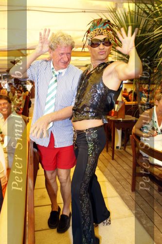 St Tropez 4 augustus 2007
Vrijgezellendag van Willibrord Frequin bij Tahiti Beach.
Peter Smulders bv