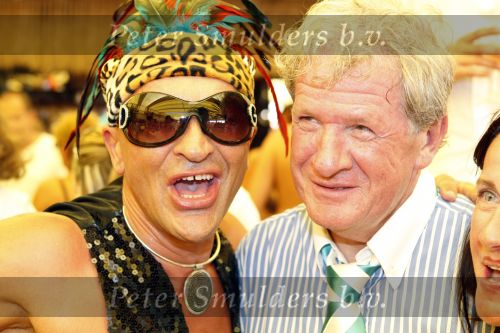St Tropez 4 augustus 2007
Vrijgezellendag van Willibrord Frequin bij Tahiti Beach.
Peter Smulders bv