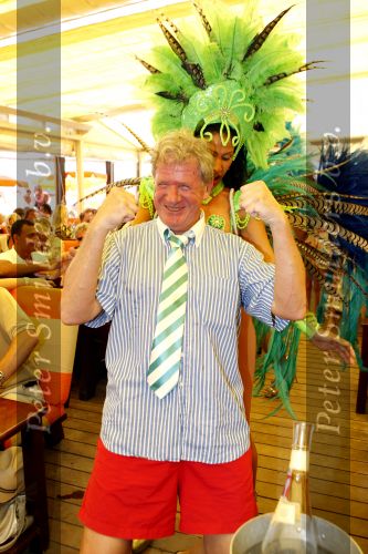 St Tropez 4 augustus 2007
Vrijgezellendag van Willibrord Frequin bij Tahiti Beach.
Peter Smulders bv