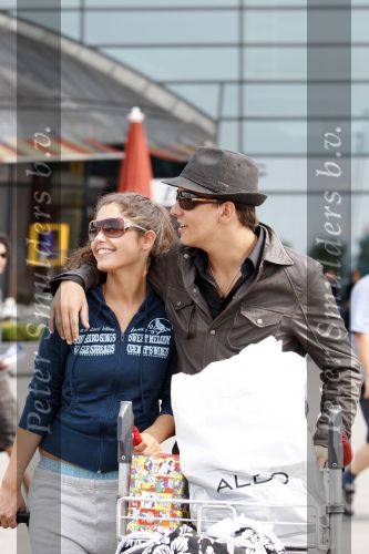 Schiphol 6 augustus 2007
Jan Smit en Yolanthe Cabau v Kasbergen komen terug op schiphol van hun reis naar India de Malediven en New York. Jan met hoed
