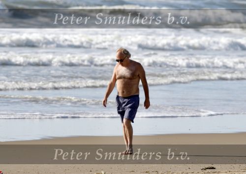 Bergen aan Zee 31 juli 2007
Youp van t Hek en zjn vrouw Debbie Petter op het strand.
Peter Smulders bv