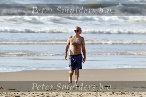 Bergen aan Zee 31 juli 2007
Youp van t Hek en zjn vrouw Debbie Petter op het strand.
Peter Smulders bv