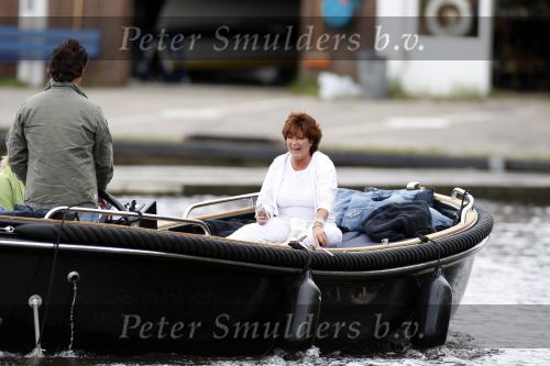 Amsterdam 9 augustus 2007
Leco v Zadelhoff aan het varen met boot . Yvonne Brandsteder en Nicolette zijn daarbij.
