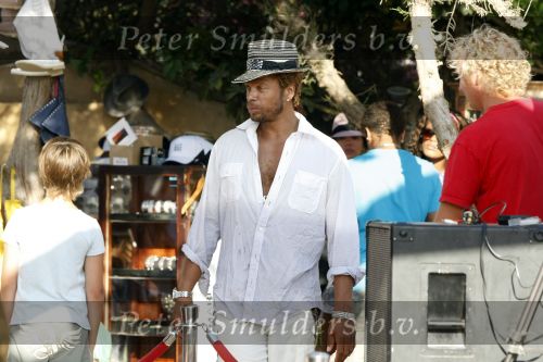 Ibiza 9 juli 2009
Gary Dourdan van CSI miami  met vriendin op het strand bij Blue Marlin.
Peter Smulders bv