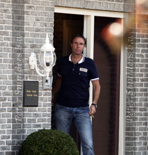 De Goorn 17 juli 2009
Koen Lenting , de man van Sonja Bakker verlaat hun huis.
Peter Smulders bv