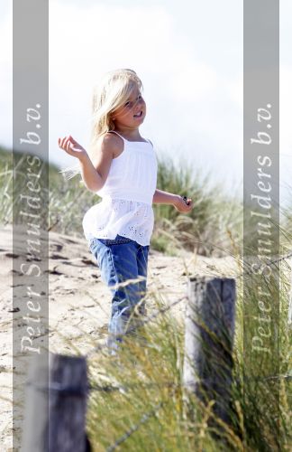 Wassenaar 20 juli 2009
Fotouurtje met Prins Willem Alexander Prinses Maxima, Prinses Amalia Prinses Alexia en Prinses Ariane op het strand van Wassenaar