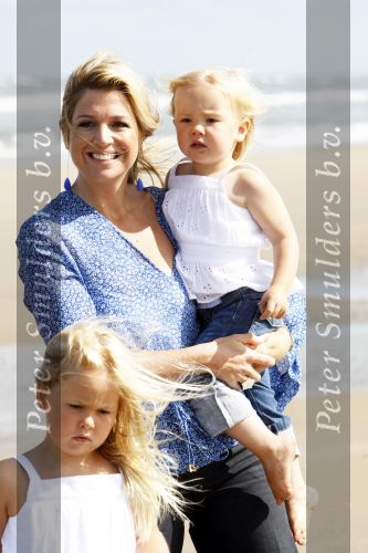 Wassenaar 20 juli 2009
Fotouurtje met Prins Willem Alexander, Prinses Maxima, Prinses Amalia, Prinses Alexia en Prinses Ariane op het strand van Wassenaar