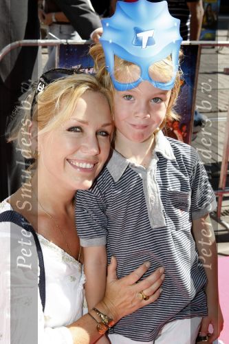 Amsterdam 4 juli 2009
Premiere van Mega Mindy in Tuschinski. Tanja Jess met zoon
Peter Smulders bv