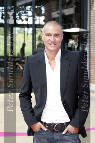 Amsterdam 20 juli 2009
VIP shopping in de westergasfabriek. Viggo Waas met Buddha to buddha armband
Peter Smulders bv