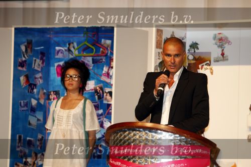 Amsterdam 20 juli 2009
VIP shopping in de westergasfabriek. Viggo Waas met Buddha to buddha armband
Peter Smulders bv