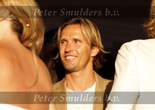 Ibiza 13 en 14 juli 2010
Johnny Heitinga en Charlotte Sophie trouwen op ibiza. Ze vliegen met een prive vliegtuig na de huldiging naar ibiza. Charlotte met Boudewijn Zenden
Peter Smulders bv