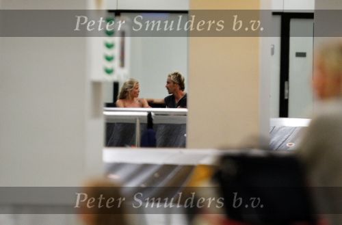 Schiphol 20 juli 2010
Chris Zegers arriveert op schiphol met zijn vriendin Marije Braber na een liefdesvakantie op ibiza.
Peter Smulders bv