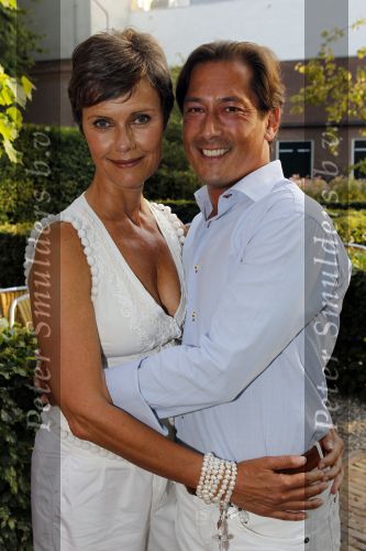 Amsterdam 9 juli 2010
Verjaardagsfeestje van Coco de Meyere . Coco met haar vriend Kim
Peter Smulders bv