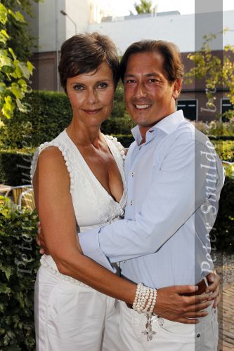 Amsterdam 9 juli 2010
Verjaardagsfeestje van Coco de Meyere . Coco met haar vriend Kim
Peter Smulders bv
