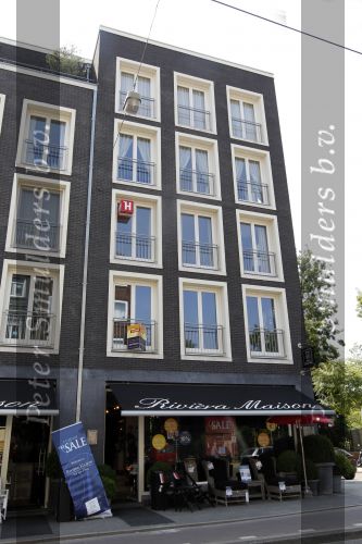Amsterdam 2 juli 2010
Conniue Breukhoven verhuurt een appartement op de van baerlestraat bij het vondelpark.
Peter Smulders bv