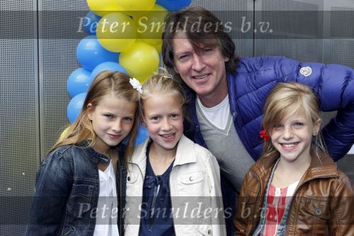 Amsterdam 19 juni 2010
Premiere Toy Story 3 in pathe arena. Erik de Zwart met dochters en een vriendinnetje
Peter Smulders bv