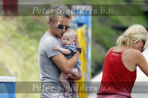 Weesp 3 juli 2010
Wendy v Dijk met Sem en Lizzy en Erland Galjaard op terras en op de boot.
Peter Smulders bv