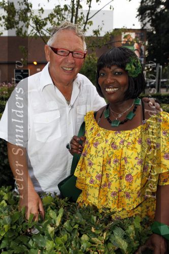 Amsterdam 9 juli 2010
Verjaardagsfeestje van Coco de Meyere . Gerda Havertong met man
Peter Smulders bv