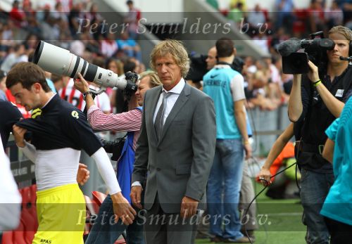 Eindhoven, 22 Augustus 2010 Kompetitiewedstrijd PSV-AZ , eindstand 3-1
Seizoen 2010/2011
GertJan Verbeek, trainer van AZ
Foto Junior Smulders