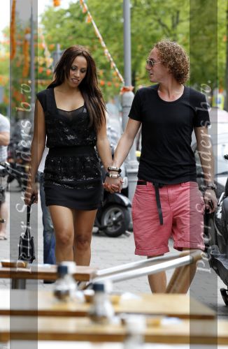 Amsterdam 8 juli 2010
Presentatie black label van manfield. Glennis Grace met een kennis
Peter Smulders bv
