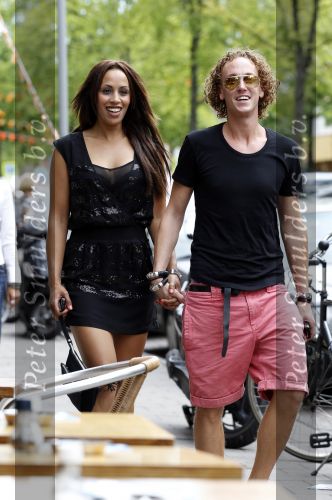 Amsterdam 8 juli 2010
Presentatie black label van manfield. Glennis Grace met een kennis
Peter Smulders bv