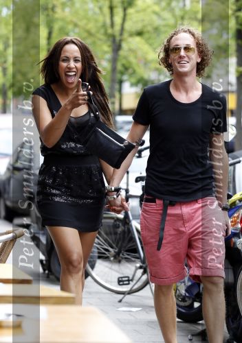 Amsterdam 8 juli 2010
Presentatie black label van manfield. Glennis Grace met een kennis
Peter Smulders bv