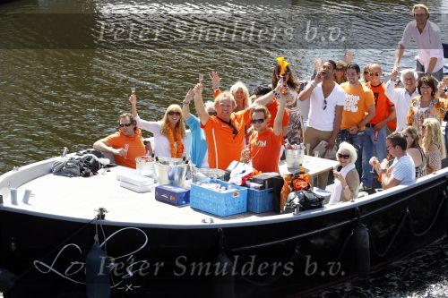 Amsterdam 6 juli 2010
Gordon viert zijn 42e verjaardag met een boot tocht door de amsterdamse grachten.
Peter Smulders bv