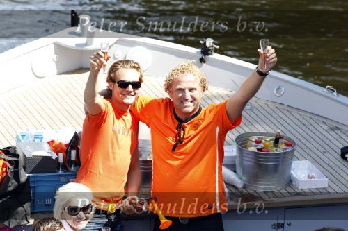 Amsterdam 6 juli 2010
Gordon viert zijn 42e verjaardag met een boot tocht door de amsterdamse grachten. Gordon met zijn vriend
Peter Smulders bv