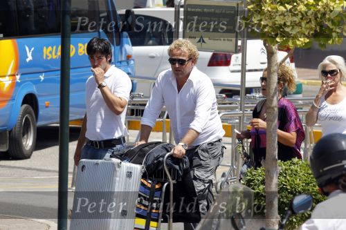 Ibiza 13 juli 2010
Gordon en Dirk Taat arriveren op ibiza voor het huwelijk van John en Charlotte Heitinga.
Peter Smulders bv