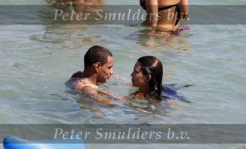 Ibiza 15 juli 2010
Gregory v d Wiel met vriendin en Angela v Hulten met vriendinnen op vakantie .
Peter Smulders bv