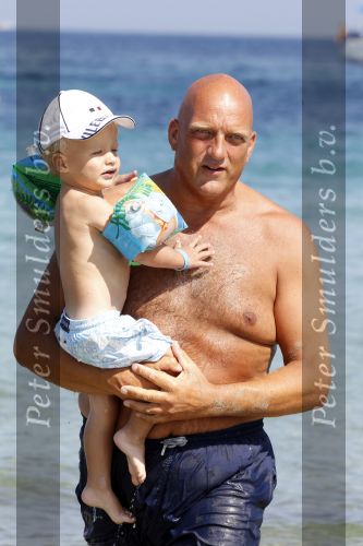 Ibiza 14 juli 2010
Herman den Blijker met zoon Mats op Ibiza.
Peter Smulders bv