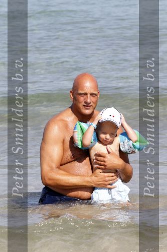 Ibiza 14 juli 2010
Herman den Blijker met zoon Mats op Ibiza.
Peter Smulders bv