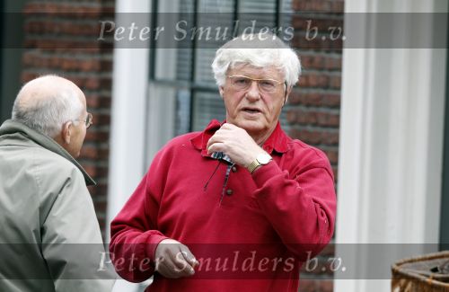 Zwolle20 juni 2010
hr Koetsier , de vriend van Koosje Wijland in de tuin aan het werk
Peter Smulders bv