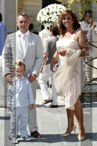 Sienna 17 juli 2010
Yolanthe Cabau v Kasbergen en Wesley Sneijder trouwen in Italie. Ouders Wesley Sylvia en Berry en zoontje Jessy
Peter Smulders bv