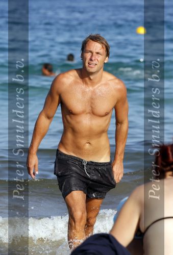 Ibiza 15 juli 2010
John Ewbank op het strand van Nassau 
Peter Smulders bv