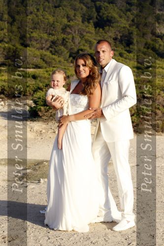 Ibiza 15 juli 2010
Trouwen Johhny en Charlotte Sophie Heitinga . Dochter Jezebel was er ook bij.
Peter Smulders bv