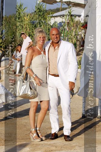 Ibiza 15 juli 2010
Trouwen Johhny en Charlotte Sophie Heitinga . Dochter Jezebel was er ook bij. John v d Heuvel met zijn vrouw
Peter Smulders bv