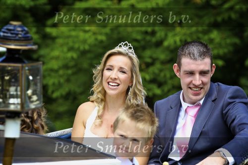Westerlo ( Belgie ), 12 Juni 2010
Trouwen Ex-K3 zangeres Kathleen Aerts met haar politieagent Steven v Hoof
Kathleen met haar broer
Foto Peter Smulders BV