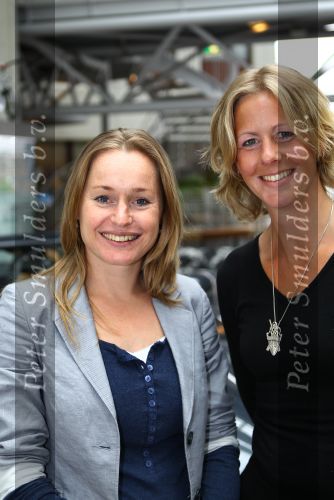 Utrecht 7 Juni 2010, Locatie Mercedes Nederland, 5e introductie van het Magazine Helden, gemaakt foor Frits Barend en zijn dochter Barbara Barend
Roeister Kirsten v d Kolk en hockeyster Minke Booy
Foto Peter Smulders BV