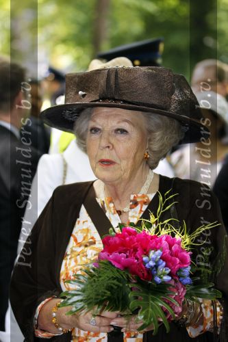 Den Haag 17 juni 2010
Koningin Beatrix opent beelden tentoonstelling op de lange voorhout.
Peter Smulders bv