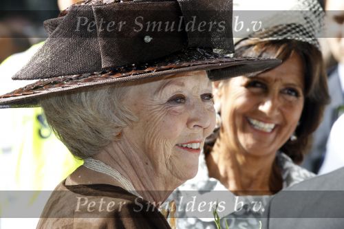 Den Haag 17 juni 2010
Koningin Beatrix opent beelden tentoonstelling op de lange voorhout.
Peter Smulders bv