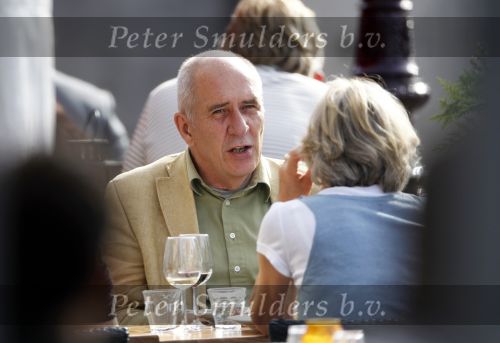 Amsterdam 30 juni 2010
Prinses Irene Prins Carlos Froukje Jansen enMatthijs Schoiuten op terras in Amsterdam.
Peter Smulders bv