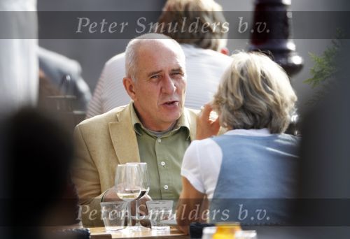 Amsterdam 30 juni 2010
Prinses Irene Prins Carlos Froukje Jansen enMatthijs Schoiuten op terras in Amsterdam.
Peter Smulders bv