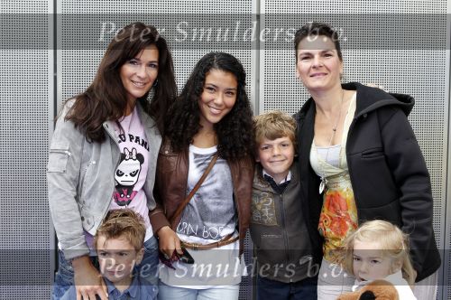 Amsterdam 19 juni 2010
Premiere Toy Story 3 in pathe arena. Quinty Trustfull met dochter en zus met kinderen
Peter Smulders bv