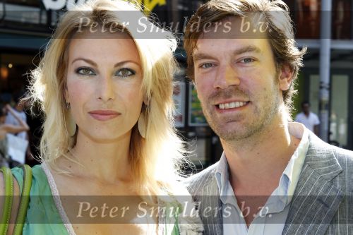 Amsterdam 27 juni 2010
Premiere Shrek 3 in Tuschinski. Susan Smit met vriend
Peter Smulders bv