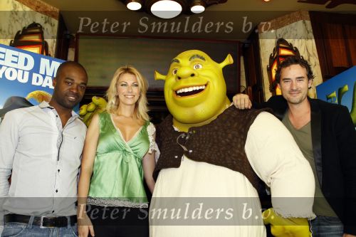 Amsterdam 27 juni 2010
Premiere Shrek 3 in Tuschinski. Ramon Beuk Susan Smit en Jeroen Nieuwenhuize
Peter Smulders bv